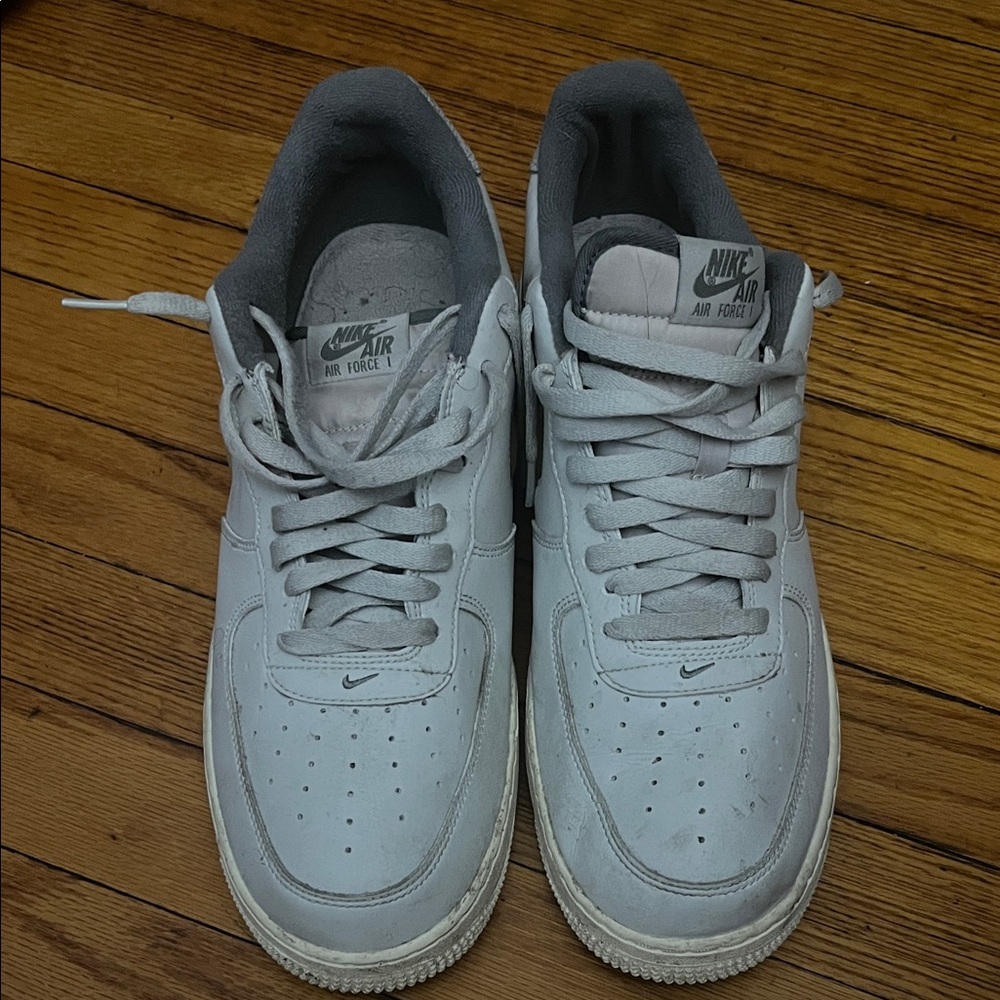 Nike Air Force 1 in Light Gray